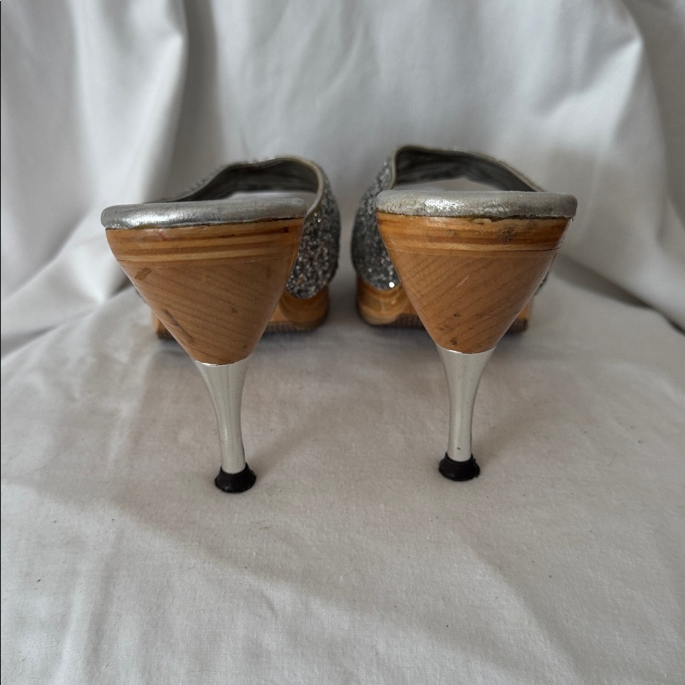 BETSEY JOHNSON Silver Glitter Women's HEELS - Picture 3 of 6